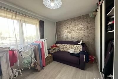 Casă cu 5 camere cu Teren 3784 Mp în Cornești - 1
