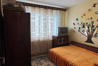 Apartament cu 2 camere semidecomandat în Craiovița Nouă