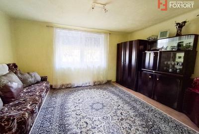 Casă individuală cu 4 camere cu Canalizare în Crișan