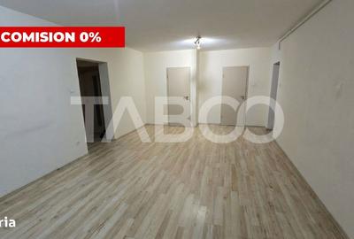 Apartament cu 4 camere semidecomandat în Lupeni - 8