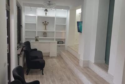 Inchiriez camera in salon - 2