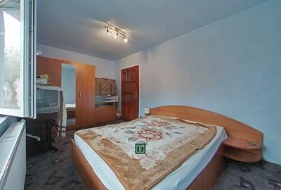 Apartament cu 3 camere decomandat în Micălaca - 2