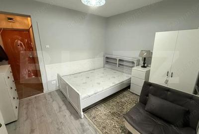 Garsonieră decomandată în Central