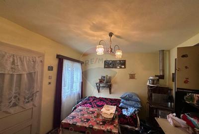 Casă cu 3 camere cu Teren 892 Mp în Budești