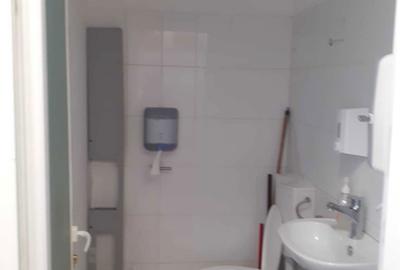 Spațiu comercial, de 30 mp, în Central - 4