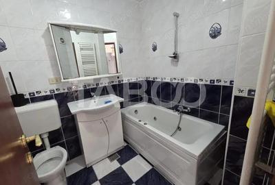 Apartament cu 4 camere decomandat în Central - 3