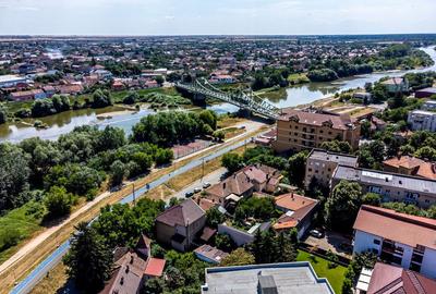 Casă cu 3 camere cu Teren 284 Mp în Central - 2