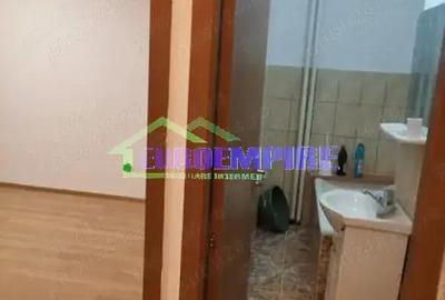 Garsoniera de vanzare zona Poarta 6, decomandata, etaj 1 Garsoniera de vanzare zona Poarta 6, decomandata, etaj 1 - 5