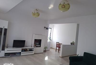 Casă cu 3 camere cu Canalizare în Central - 2