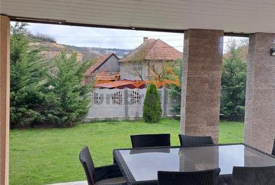 Casă cu 4 camere cu Teren 712 Mp în Central - 8