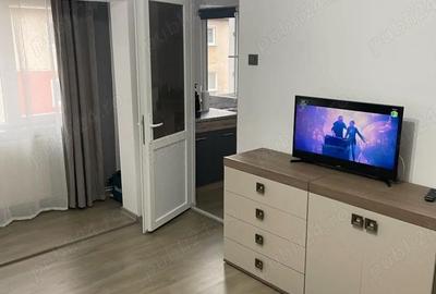 Garsonieră decomandată în Petros - 3