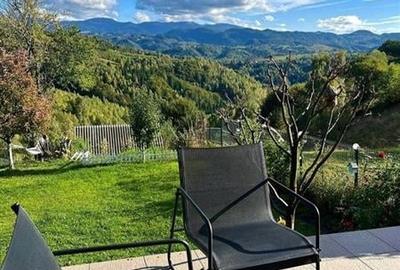 Duplex cu 9 camere în Măgura