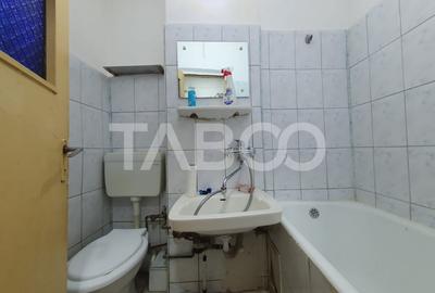 Apartament 2 camere semidecomandat 40 mp utili + 3 mp balcon etaj 2 - 5