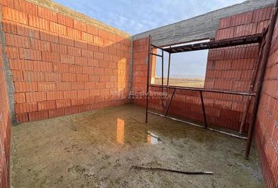 Casă cu Teren 560 Mp în Tărian - 4