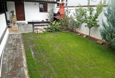 Inchiriez camera la curte - 3