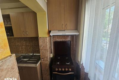 Garsonieră decomandată, mobilată în Micro IV - 12