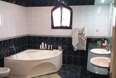 Casă cu Teren 2800 Mp în Mărtinești