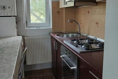 Apartament cu 3 camere decomandat, mobilat în Păcurari