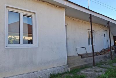 Casă cu Teren 1000 Mp în Itești