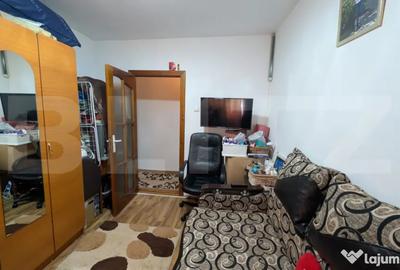 Apartament cu 3 camere decomandat în Micro 4 - 4
