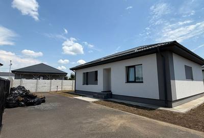 Casă cu 4 camere decomandat cu Teren 450 Mp în Central - 1