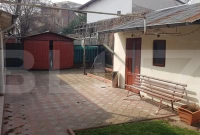 Casă cu 11 camere cu Teren 720 Mp în Democrației - 15