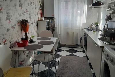 Apartament cu 3 camere semidecomandat în Vest - 1