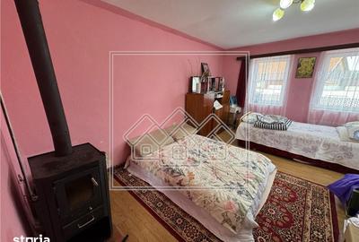 Casă cu 2 camere cu Teren 868 Mp în Arpașu de Jos - 2