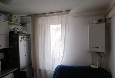 Apartament cu 2 camere decomandat în Târgu Cucu - 5