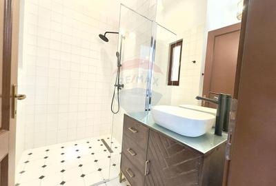 Apartament cu 3 camere semidecomandat, mobilat în Central - 23