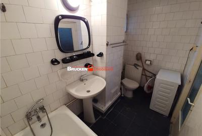 Garsonieră decomandată în Central - 1