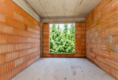 Apartament 3 camere, 110 mp curte, parcare, inconjurat de zona verde - 2