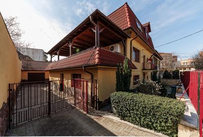 Casă individuală cu 8 camere cu Canalizare în Complex Studențesc - 26