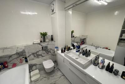 Casa S+P+E+M | 605 mp utili | 10 camere | 3 bucatarii | 4 bai | 3 terase | Garaj - 28