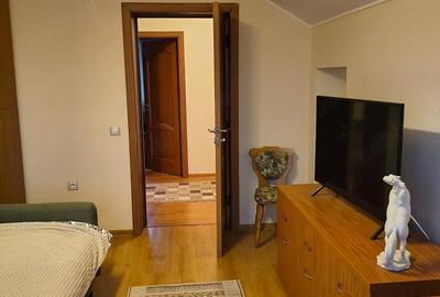 Casă cu Teren 885 Mp în Central - 2