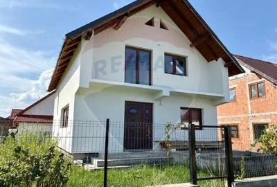 Casa / Vila cu 5 camere de vanzare - 2