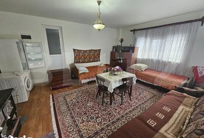 Casă cu 6 camere cu Teren 1850 Mp în Dumitra - 2