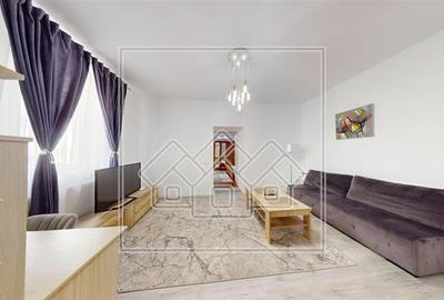 Apartament cu 3 camere semidecomandat în Central