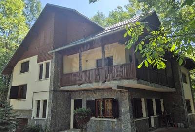 Casă individuală cu 6 camere cu Canalizare în Cornu - 5