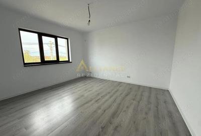 Casă cu 4 camere cu Teren 320 Mp în Berceni - 2