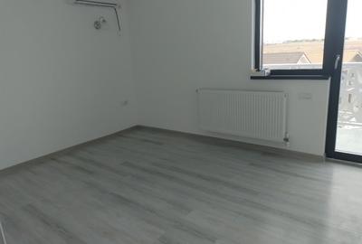 Vând apartament cu 3 camere bloc nou Ovidiu Vând apartament cu 3 camere bloc nou Ovidiu - 13