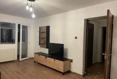 Apartament cu 3 camere decomandat în Micro 6 - 3