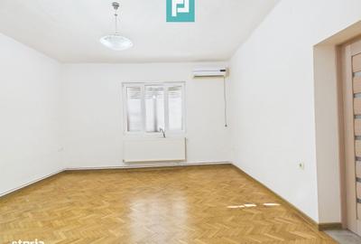 Spațiu comercial, de 74 mp, în Complex Studențesc - 11