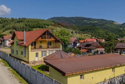 Casă cu 10 camere cu Teren 1074 Mp în Moieciu - 14