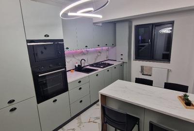 Apartament cu 3 camere decomandat în Central - 1