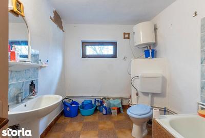 Casă cu 4 camere cu Teren 2450 Mp în Iedera - 8