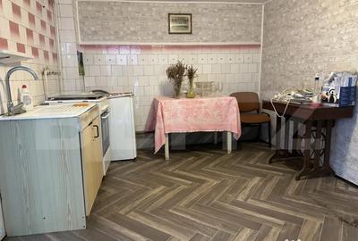 Casă cu 5 camere cu Canalizare în Dâmbul Rotund - 6