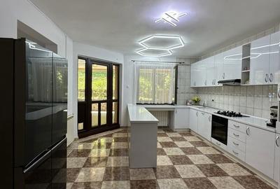 Casă cu 5 camere cu Teren 383 Mp în Central - 5