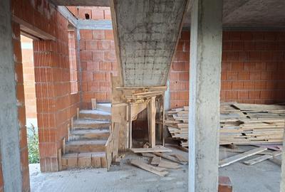 Casă cu Teren 325 Mp în Odoreu