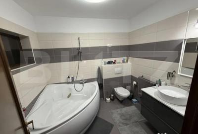 Casă cu 4 camere cu Teren 400 Mp în Cetate